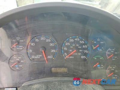Zdjęcie 8 z 10 samochodu: 2004 INTERNATIONAL 4400 FUEL / LUBE TRUCK VIN:1HTMKAAN74H655696 - miniatura