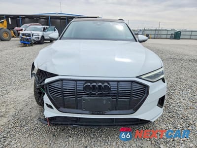Piąte zdjęcie samochodu w środku: 2021 AUDI E-TRON PREMIUM VIN:WA1AAAGE8MB038556 - miniatura