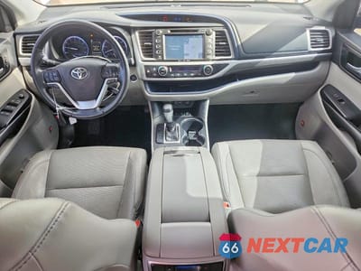 Zdjęcie 8 z 12 samochodu: 2019 TOYOTA HIGHLANDER LIMITED VIN:5TDDZRFH4KS738019 - miniatura