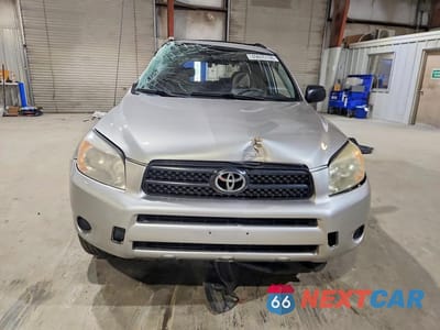Piąte zdjęcie samochodu w środku: 2008 TOYOTA RAV4 BASE VIN:JTMBD33V786083702 - miniatura