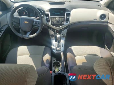 Zdjęcie 8 z 12 samochodu: 2012 CHEVROLET CRUZE LS VIN:1G1PC5SH6C7292103 - miniatura