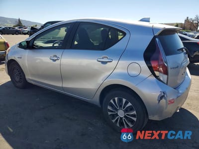 Drugie zdjęcie samochodu z przodu: 2016 TOYOTA PRIUS C ONE VIN:JTDKDTB37G1133106 - miniatura