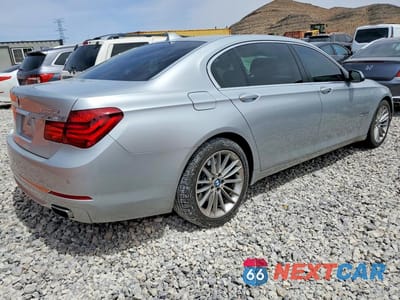 Trzecie zdjęcie samochodu z tyłu: 2015 BMW 750 LI VIN:WBAYE8C57FD782001 - miniatura