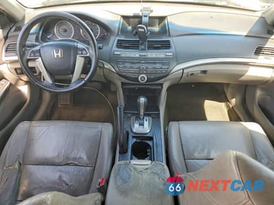 Zdjęcie 8 z 12 samochodu: 2010 HONDA ACCORD EXL VIN:1HGCP2F88AA115072 - miniatura
