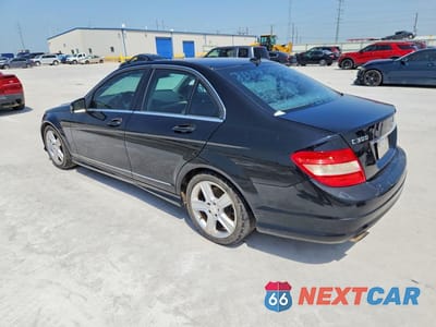 Drugie zdjęcie samochodu z przodu: 2011 MERCEDES-BENZ C 300 VIN:WDDGF5EB1BR140311 - miniatura