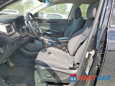 Zdjęcie 7 z 13 samochodu: 2017 KIA SORENTO LX VIN:5XYPG4A38HG212273 - miniatura