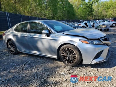 Czwarte zdjęcie samochodu z boku: 2018 TOYOTA CAMRY SE VIN:4T1B11HK9JU030346 - miniatura