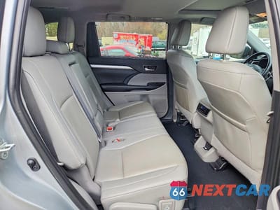 Zdjęcie 11 z 12 samochodu: 2019 TOYOTA HIGHLANDER XLE VIN:5TDJZRFH6KS588840 - miniatura