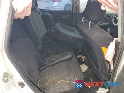 Zdjęcie 10 z 12 samochodu: 2010 HONDA FIT SPORT VIN:JHMGE8H4XAC030241 - miniatura