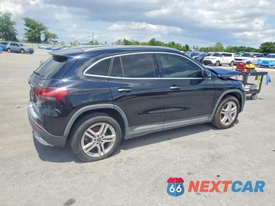 Trzecie zdjęcie samochodu z tyłu: 2021 MERCEDES-BENZ GLA 250 4MATIC VIN:W1N4N4HB4MJ168457 - miniatura