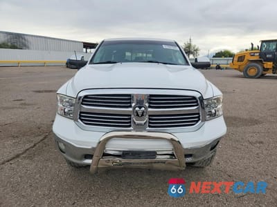 Piąte zdjęcie samochodu w środku: 2016 RAM 1500 SLT VIN:1C6RR6GT9GS326806 - miniatura