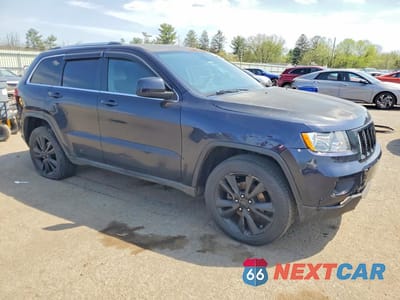 Czwarte zdjęcie samochodu z boku: 2011 JEEP GRAND CHEROKEE LAREDO VIN:1J4RR4GT9BC504532 - miniatura