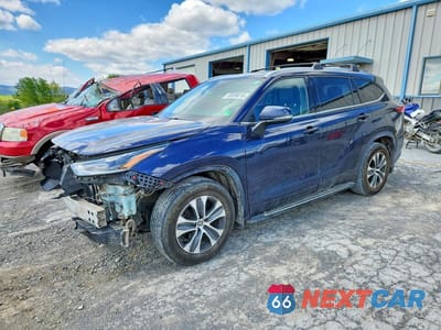 2021 TOYOTA HIGHLANDER XLE 5TDHZRBH3MS160666 - główne zdjęcie licytacji z USA - miniatura
