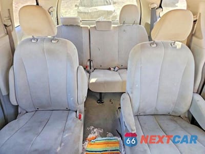 Zdjęcie 10 z 13 samochodu: 2011 TOYOTA SIENNA BASE VIN:5TDKA3DCXBS001202 - miniatura