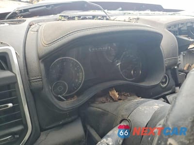 Zdjęcie 9 z 12 samochodu: 2020 RAM 1500 LARAMIE VIN:1C6RREJT0LN260934 - miniatura