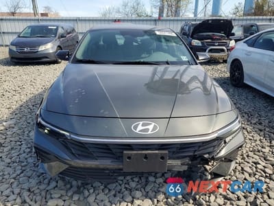 Piąte zdjęcie samochodu w środku: 2025 HYUNDAI ELANTRA SEL SPORT VIN:KMHLM4DG6SU975237 - miniatura