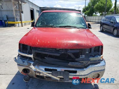 Piąte zdjęcie samochodu w środku: 2004 GMC NEW SIERRA C1500 VIN:2GTEC19T241150377 - miniatura