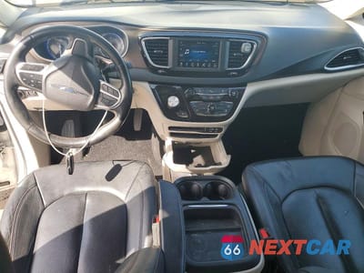 Zdjęcie 8 z 13 samochodu: 2019 CHRYSLER PACIFICA TOURING L VIN:2C4RC1BG3KR539803 - miniatura