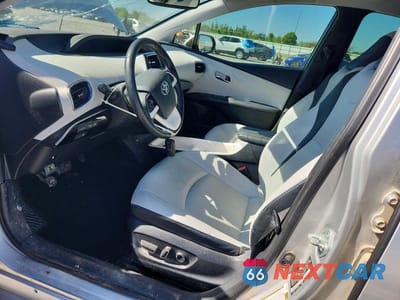 Zdjęcie 7 z 12 samochodu: 2016 TOYOTA PRIUS FOUR TOURING VIN:JTDKARFUXG3518811 - miniatura