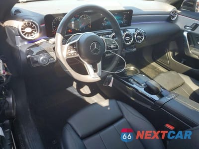 Zdjęcie 8 z 13 samochodu: 2021 MERCEDES-BENZ CLA 250 VIN:W1K5J4GB7MN172008 - miniatura