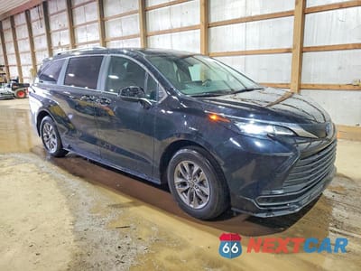 Czwarte zdjęcie samochodu z boku: 2025 TOYOTA SIENNA LE VIN:5TDKRKEC0SS233471 - miniatura