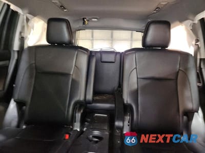 Zdjęcie 10 z 14 samochodu: 2019 TOYOTA HIGHLANDER XLE VIN:5TDJZRFH9KS578433 - miniatura