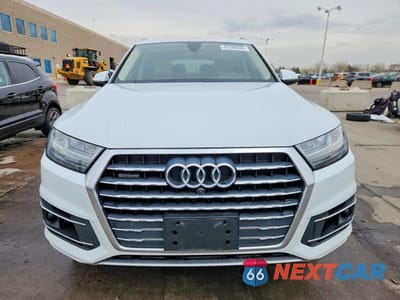 Piąte zdjęcie samochodu w środku: 2019 AUDI Q7 PRESTIGE VIN:WA1VAAF7XKD041609 - miniatura