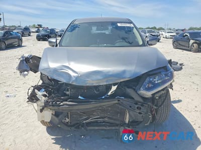 Piąte zdjęcie samochodu w środku: 2016 NISSAN ROGUE S VIN:JN8AT2MV4GW130484 - miniatura