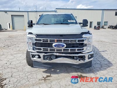 Piąte zdjęcie samochodu w środku: 2025 FORD F350 SUPER DUTY VIN:1FT8W3BN1SEC01259 - miniatura