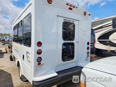 Zdjęcie 6 z 13 samochodu: 2024 FORD E350 SHUTTLE BUS VIN:1FDEE3FN2RDD02709 - miniatura