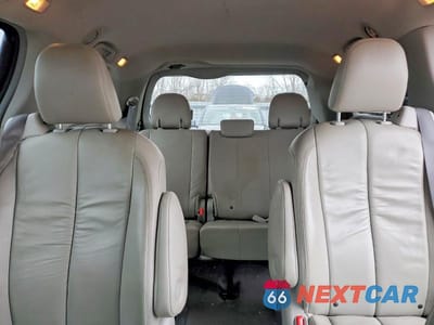 Zdjęcie 10 z 12 samochodu: 2011 TOYOTA SIENNA XLE 8-PASSENGER VIN:5TDYK3DC4BS075951 - miniatura