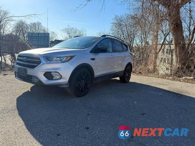 Drugie zdjęcie samochodu z przodu: 2019 FORD ESCAPE SE VIN:1FMCU9GD8KUB73559 - miniatura