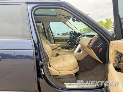 Piąte zdjęcie samochodu w środku: 2019 LAND ROVER RANGE ROVER SUPERCHARGED VIN:SALGS5RE5KA523427 - miniatura