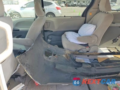 Zdjęcie 11 z 13 samochodu: 2012 TOYOTA SIENNA LE 8-PASSENGER VIN:5TDKK3DC7CS261006 - miniatura