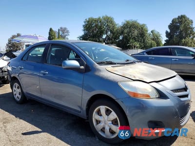 Czwarte zdjęcie samochodu z boku: 2008 TOYOTA YARIS BASE VIN:JTDBT923081221261 - miniatura