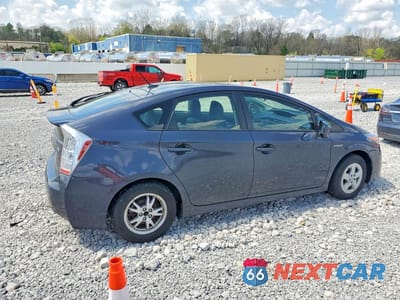 Trzecie zdjęcie samochodu z tyłu: 2011 TOYOTA PRIUS TWO VIN:JTDKN3DUXB1416076 - miniatura