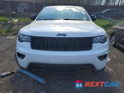 Piąte zdjęcie samochodu w środku: 2019 JEEP GRAND CHEROKEE LAREDO VIN:1C4RJFAG8KC690794 - miniatura