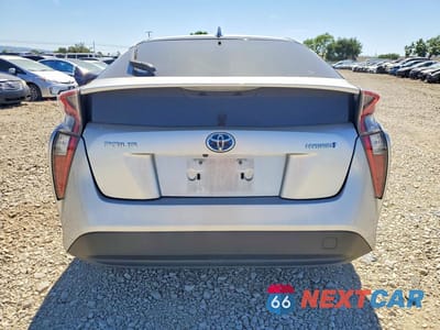 Zdjęcie 6 z 12 samochodu: 2016 TOYOTA PRIUS FOUR VIN:JTDKARFU2G3023728 - miniatura