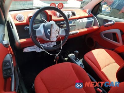 Zdjęcie 8 z 12 samochodu: 2014 SMART FORTWO VIN:WMEEJ9AA9EK786165 - miniatura