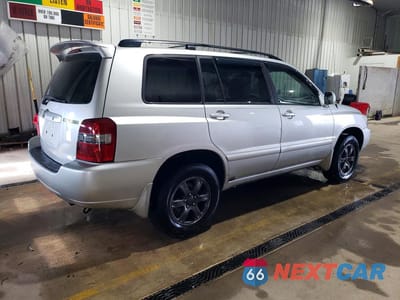 Trzecie zdjęcie samochodu z tyłu: 2004 TOYOTA HIGHLANDER BASE VIN:JTEEP21A940012251 - miniatura