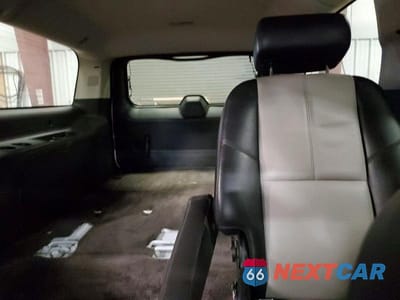 Zdjęcie 10 z 13 samochodu: 2008 CHEVROLET SUBURBAN K1500 LS VIN:3GNFK16348G252022 - miniatura