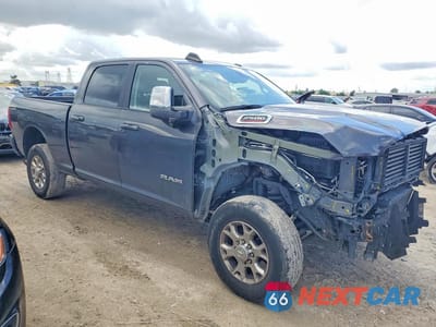 Czwarte zdjęcie samochodu z boku: 2024 RAM 2500 LARAMIE VIN:3C6UR5FL3RG177728 - miniatura