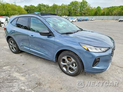 Czwarte zdjęcie samochodu z boku: 2023 FORD ESCAPE ST LINE VIN:1FMCU0MN9PUA98032 - miniatura