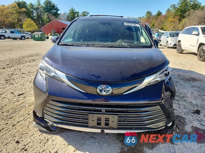 Piąte zdjęcie samochodu w środku: 2024 TOYOTA SIENNA PLATINUM 7-PASSENGER VIN:5TDESKFC6RS151884 - miniatura