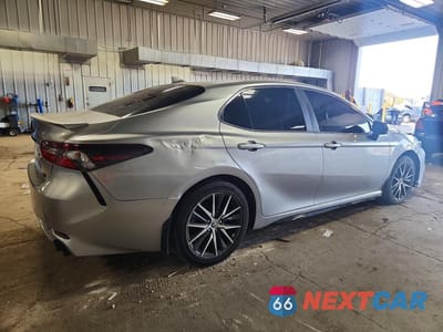 Trzecie zdjęcie samochodu z tyłu: 2023 TOYOTA CAMRY SE VIN:4T1G11AK6PU727207 - miniatura