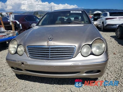 Piąte zdjęcie samochodu w środku: 2001 MERCEDES-BENZ C 320 VIN:WDBRF64J31F050044 - miniatura