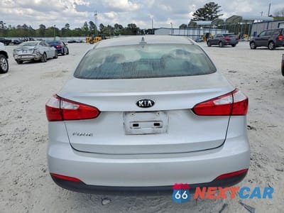 Zdjęcie 6 z 11 samochodu: 2016 KIA FORTE LX VIN:KNAFX4A6XG5550767 - miniatura