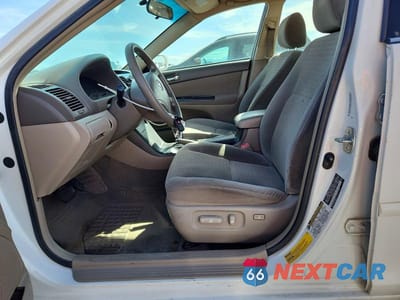 Zdjęcie 7 z 11 samochodu: 2005 TOYOTA CAMRY LE VIN:4T1BE30K55U634199 - miniatura