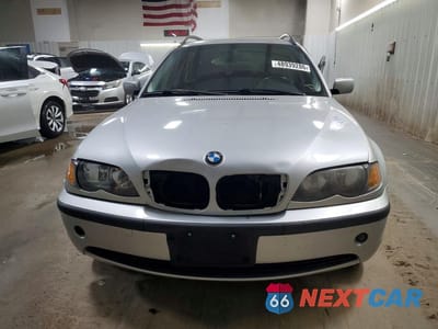 Piąte zdjęcie samochodu w środku: 2002 BMW 325 XIT VIN:WBAEP334X2PF00582 - miniatura