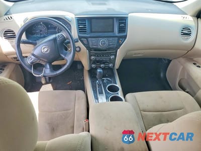 Zdjęcie 8 z 12 samochodu: 2016 NISSAN PATHFINDER SV VIN:5N1AR2MN7GC602524 - miniatura